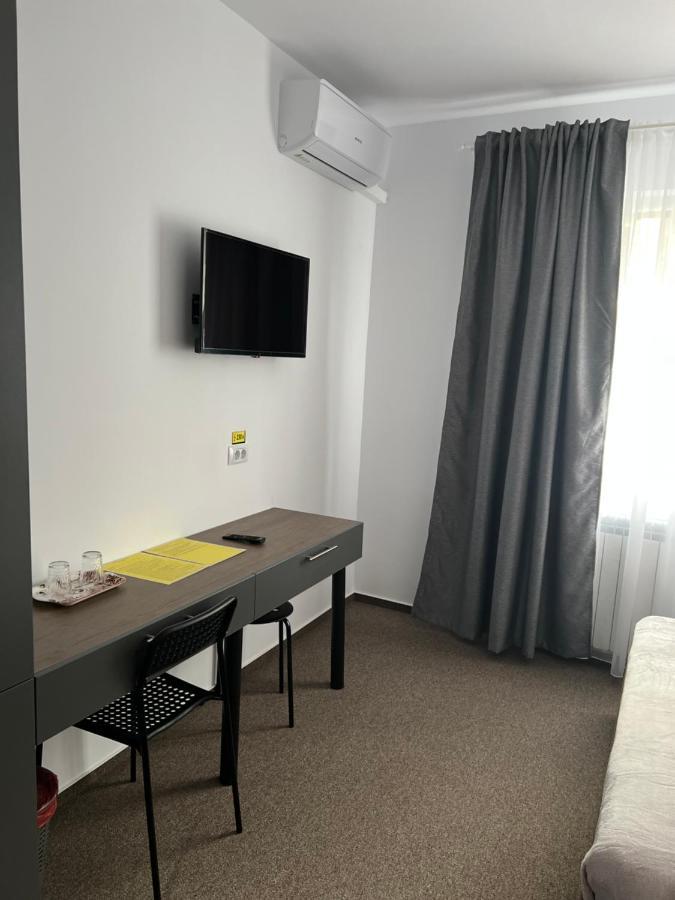 Stef Rooms Tirgu Frumos Extérieur photo
