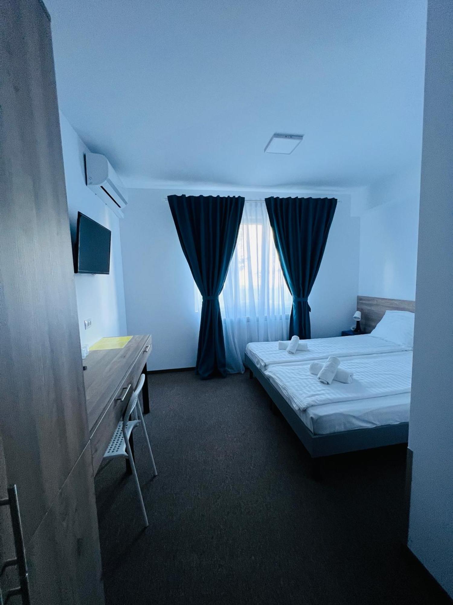 Stef Rooms Tirgu Frumos Extérieur photo